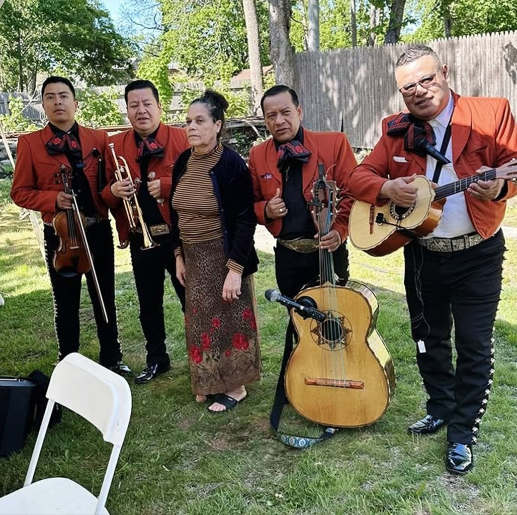 Misión Mariachi Palacios Mar